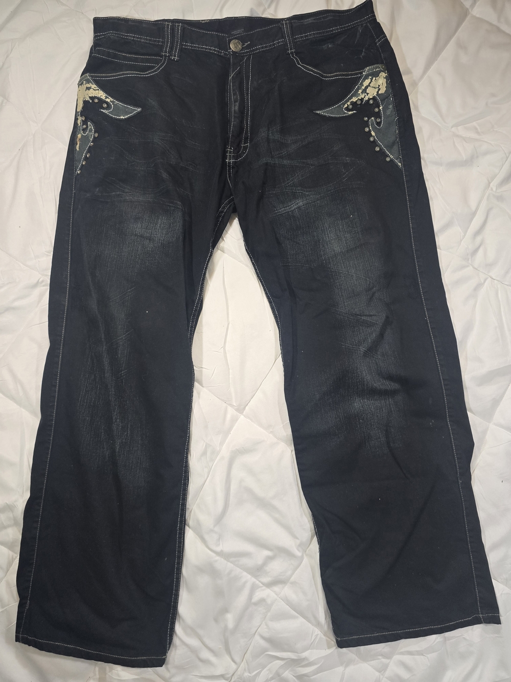 Relaxed Fit Men's Dark Blue Jeans with Embroidered Pocket Detail W40x32L